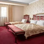Gold Hotel