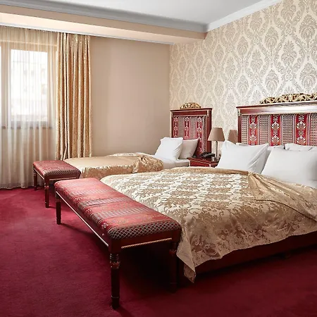 Gold Hotel