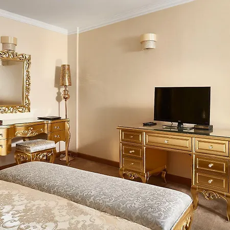 Gold Hotel